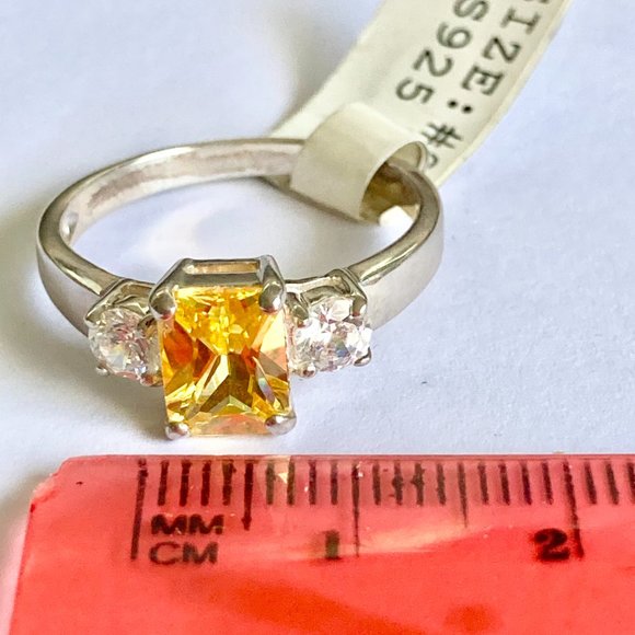 Sterling Silver Yellow Cubic Zirconia Ring Cocktail Size 9 Princess Cut 925 - Picture 10 of 10